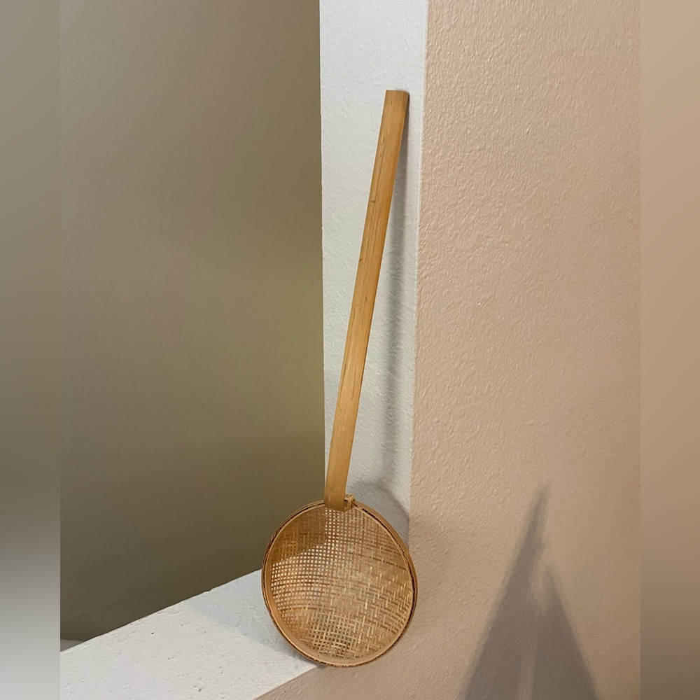 Handmade Wicker Scoop Basket with Handle. Set of 2. People Republic of China.